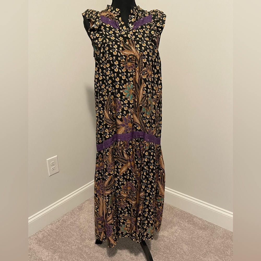 Warm dress, size 0. Great condition!